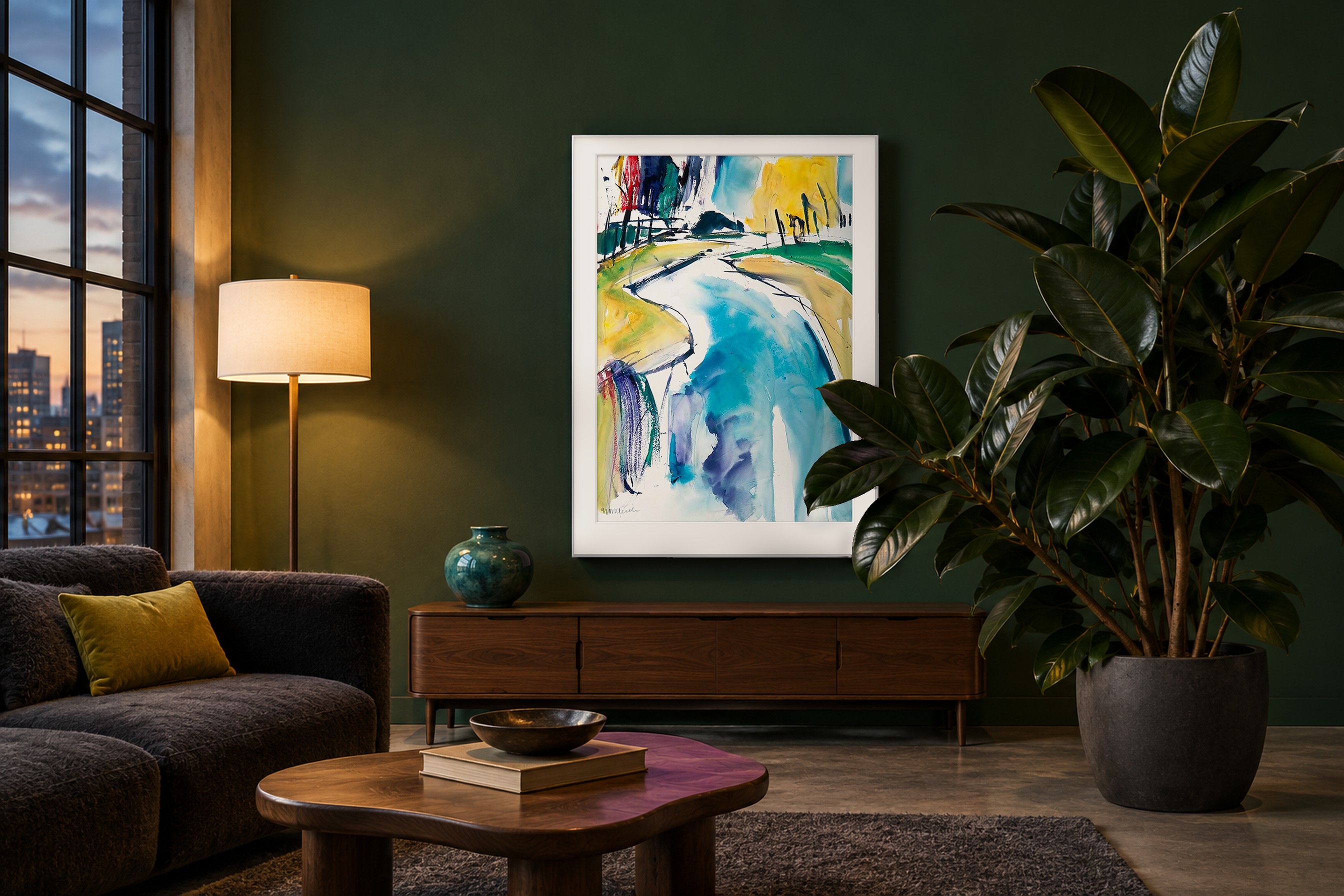 Impressie: # 7286 van Johan Meeske in een intieme loft met diepgroene wand, donker hout en warm avondlicht.